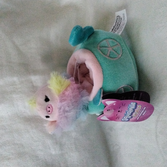 Squishville Squishmallow Elda The Ostrich In Santiago the Squirrel Vehicle Plush - Picture 4 of 5